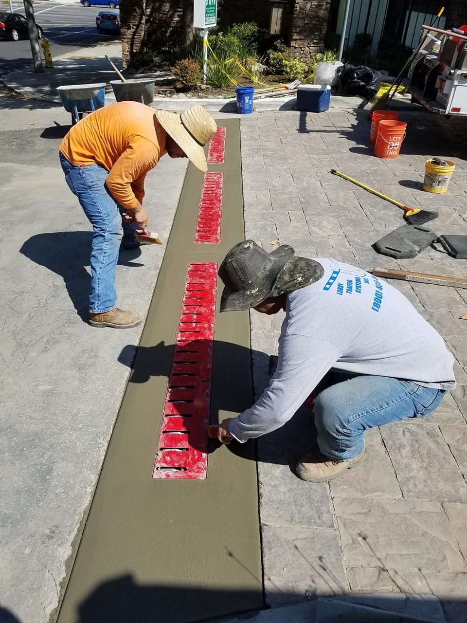Traffic spike installation