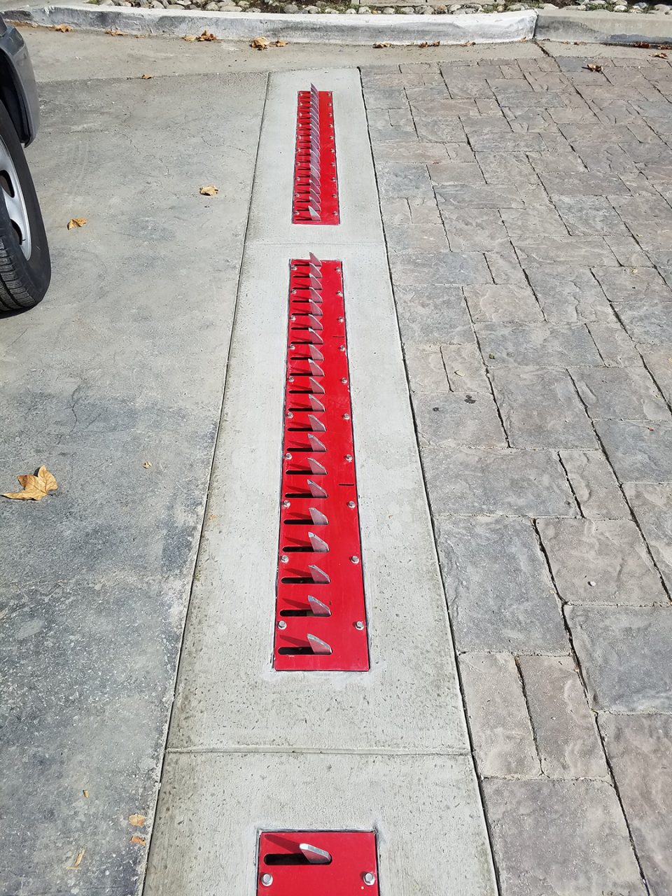 Traffic spike installation